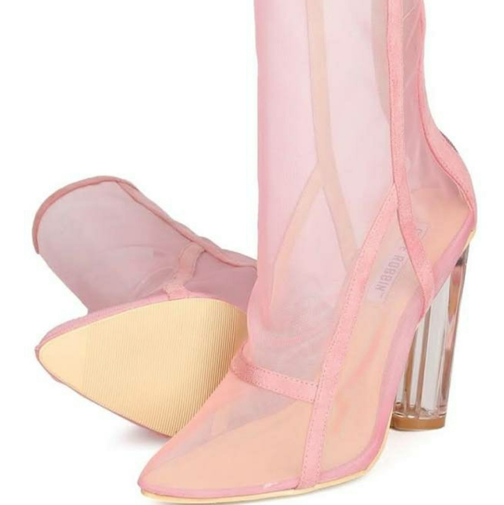 Mesh pointed booties size 6.5